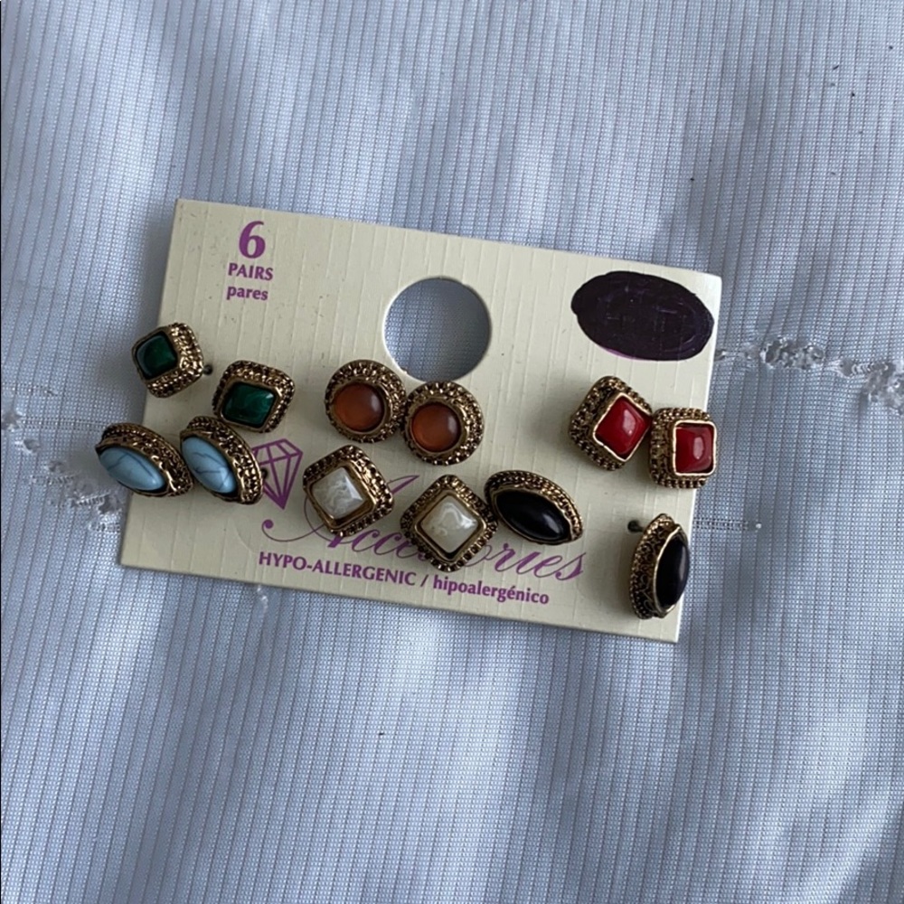6 pack of earrings